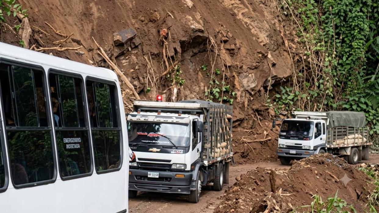 Diario Frontera, Frontera Digital,  Regionales, ,Restablecen paso de vehículos por la carretera entre Barinas y Mérida