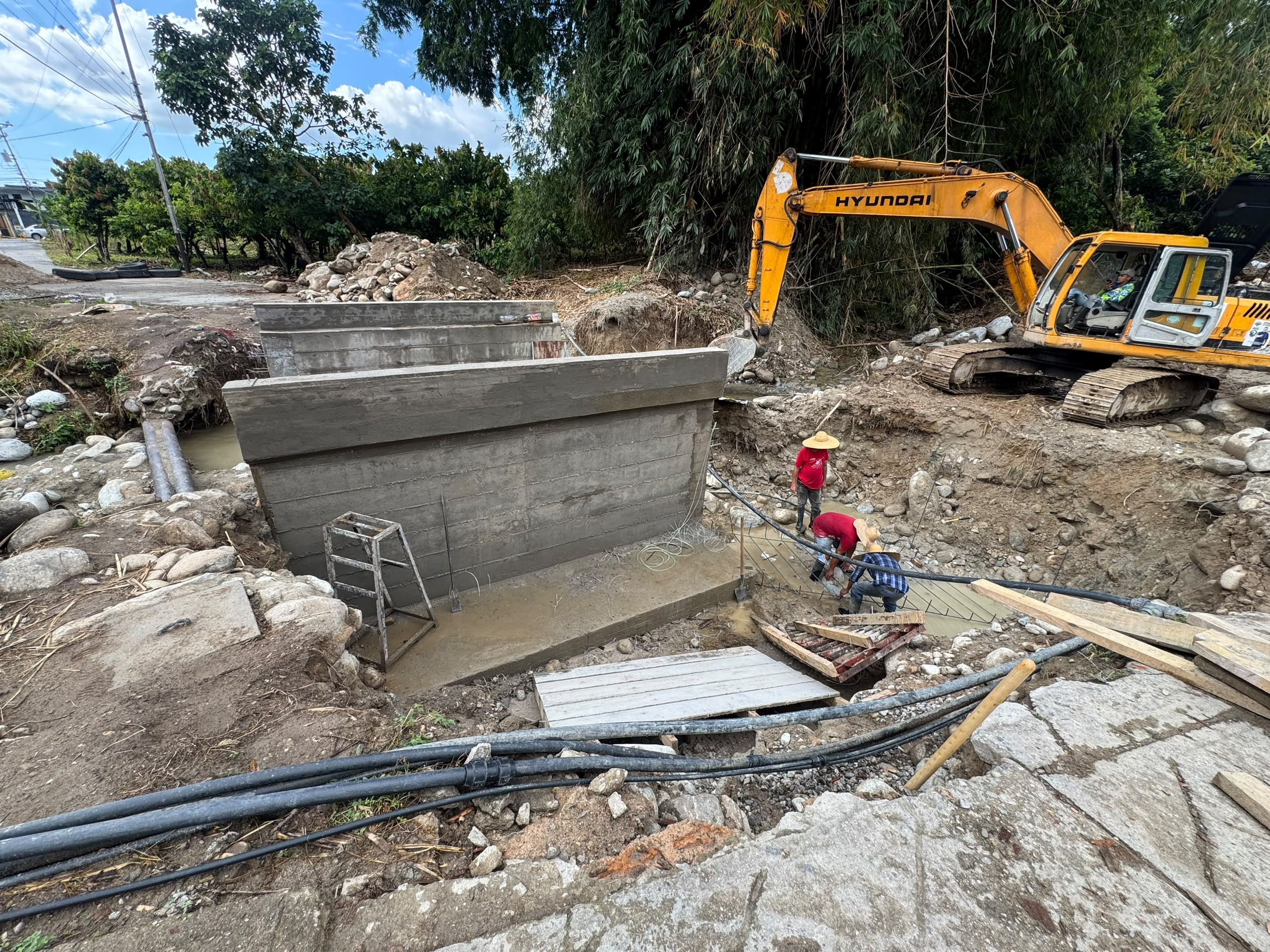 Diario Frontera, Frontera Digital,  El Vigía Panamericana, ,Zerpa informó que ya fueron construidos los estribos izquierdo y derecho, y actualmente se culminan las aletas,Alcaldía de Caracciolo Parra y Olmedo 
avanza con la construcción del puente El Manantial