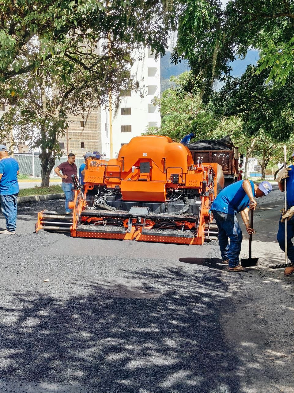 Diario Frontera, Frontera Digital,  Regionales, ,El alcalde Nelson Álvarez concluyó que estos trabajos "forman parte del plan integral de asfaltado diseñado para abordar progresivamente las distintas parroquias del municipio Libertador",Alcaldía realizó trabajos de asfaltado en el viaducto Sucre de Mérida