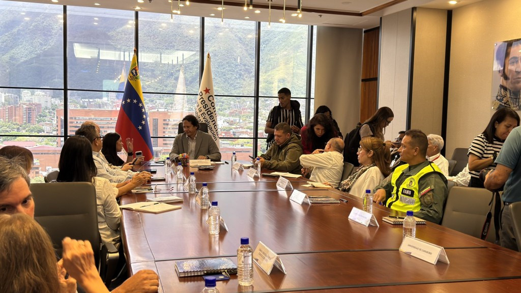 Diario Frontera, Frontera Digital,  Nacionales, ,Francisco Garcés: “Ninguna estructura será demolida si tiene cuerpos por recuperar” en La Guaira