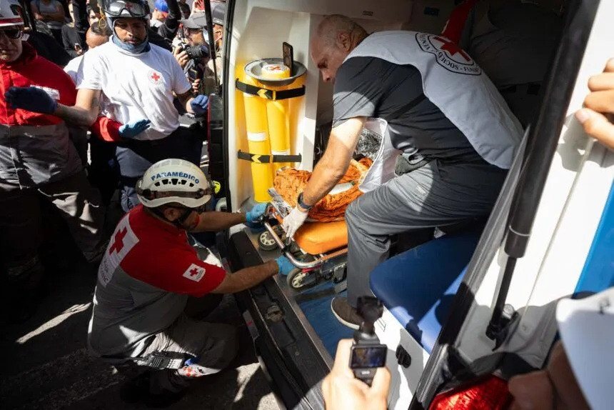 Diario Frontera, Frontera Digital,  Nacionales, ,“Para nosotros es un milagro”: rescatistas que salvaron a Hernán Gil tras 8 días bajo los escombros en La Guaira