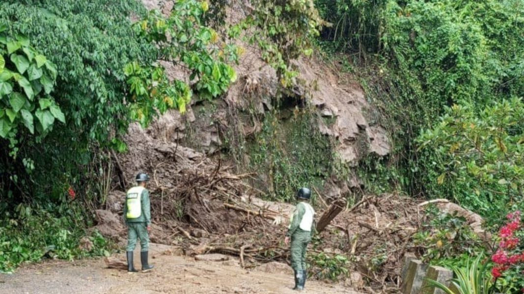 https://www.test.fronteradigital.com.ve/Deslizamiento de tierra bloquea paso vial entre Barinas y Mérida