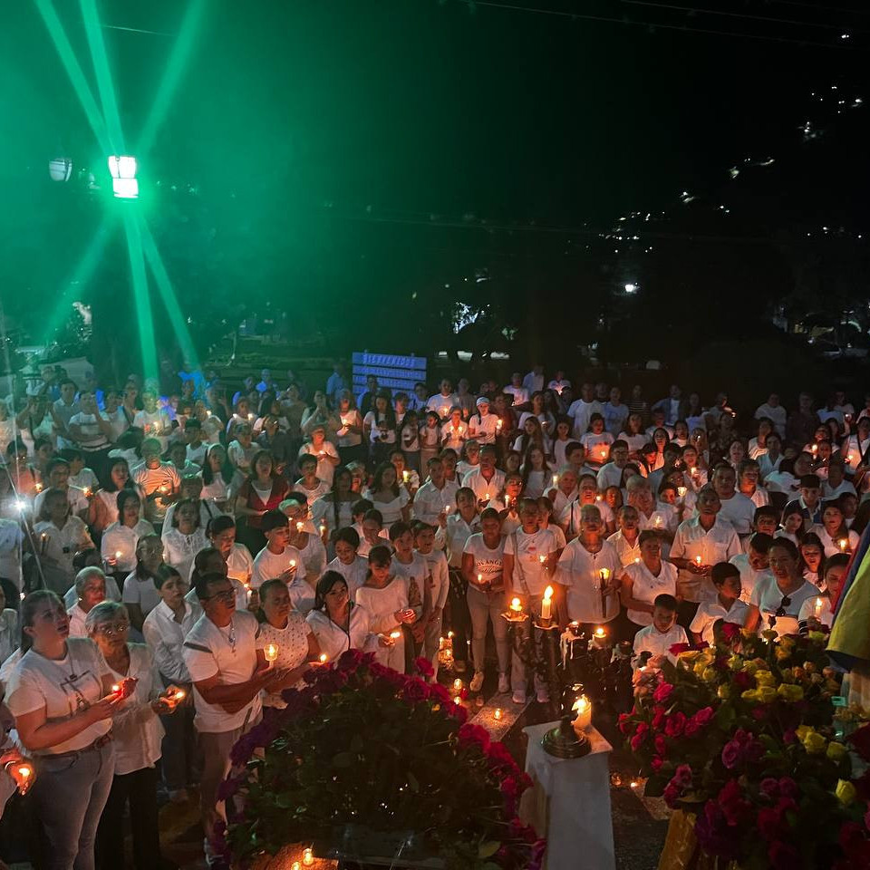 Diario Frontera, Frontera Digital,  Mocoties, ,Zea se solidariza con Venezuela: Masiva participación en Rosario Iluminado por las víctimas de los recientes sismos