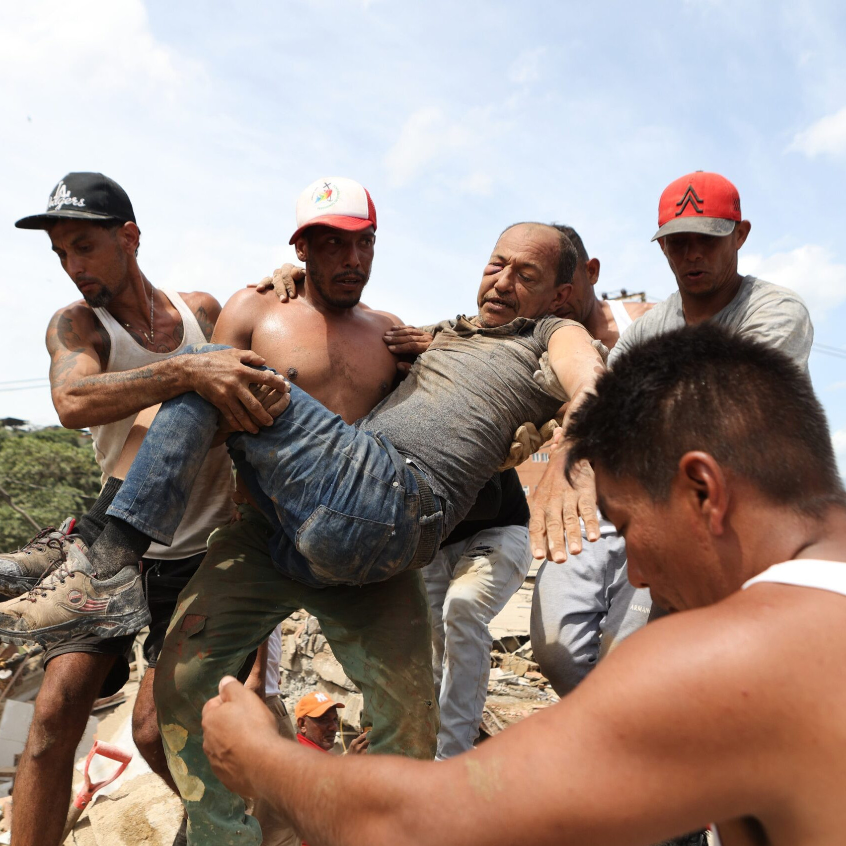 Diario Frontera, Frontera Digital,  Nacionales, ,83 de cada 100 damnificados se salvaron en el terremoto sin apoyo del Gobierno interino