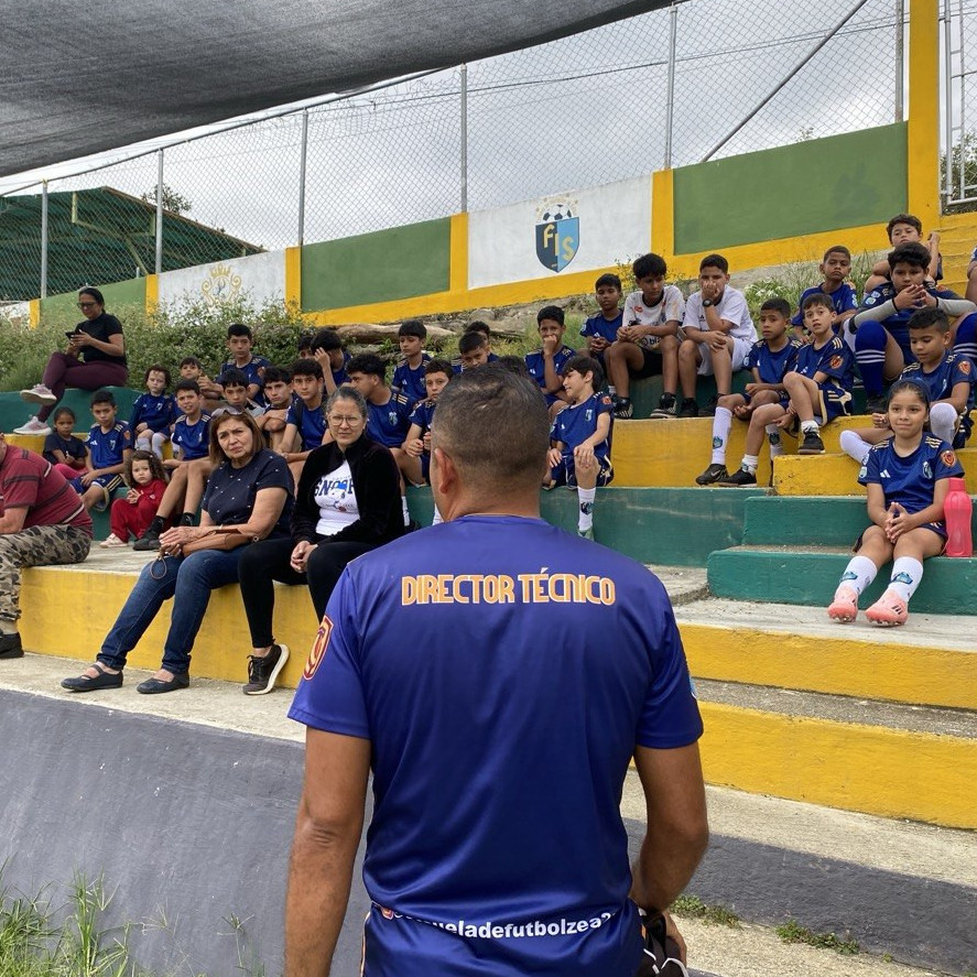 Diario Frontera, Frontera Digital,  Regionales, ,Escuela de Fútbol FIS Zea  integra a niños y representantes afectados 
por contingencia en La Guaira a través del deporte