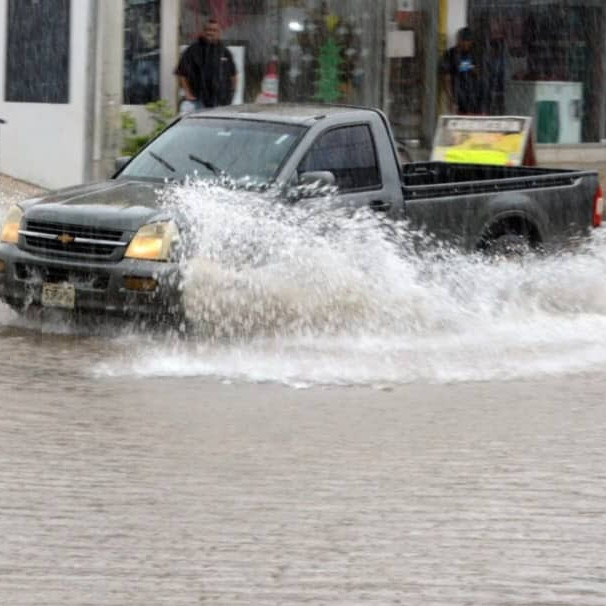 Diario Frontera, Frontera Digital,  Nacionales, ,Onda tropical N° 30 provocó tormenta eléctrica y vientos huracanados en Maracaibo