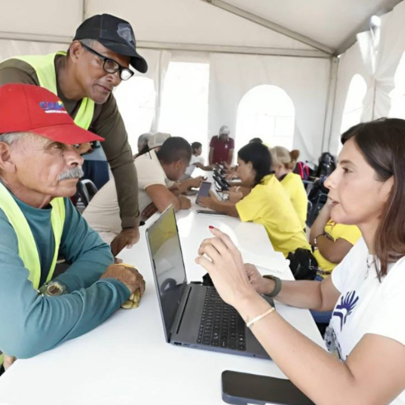 Diario Frontera, Frontera Digital,  Nacionales, ,Damnificados de La Guaira denunciaron que pasan hasta 12 horas 
en cola para censo habitacional tras terremotos