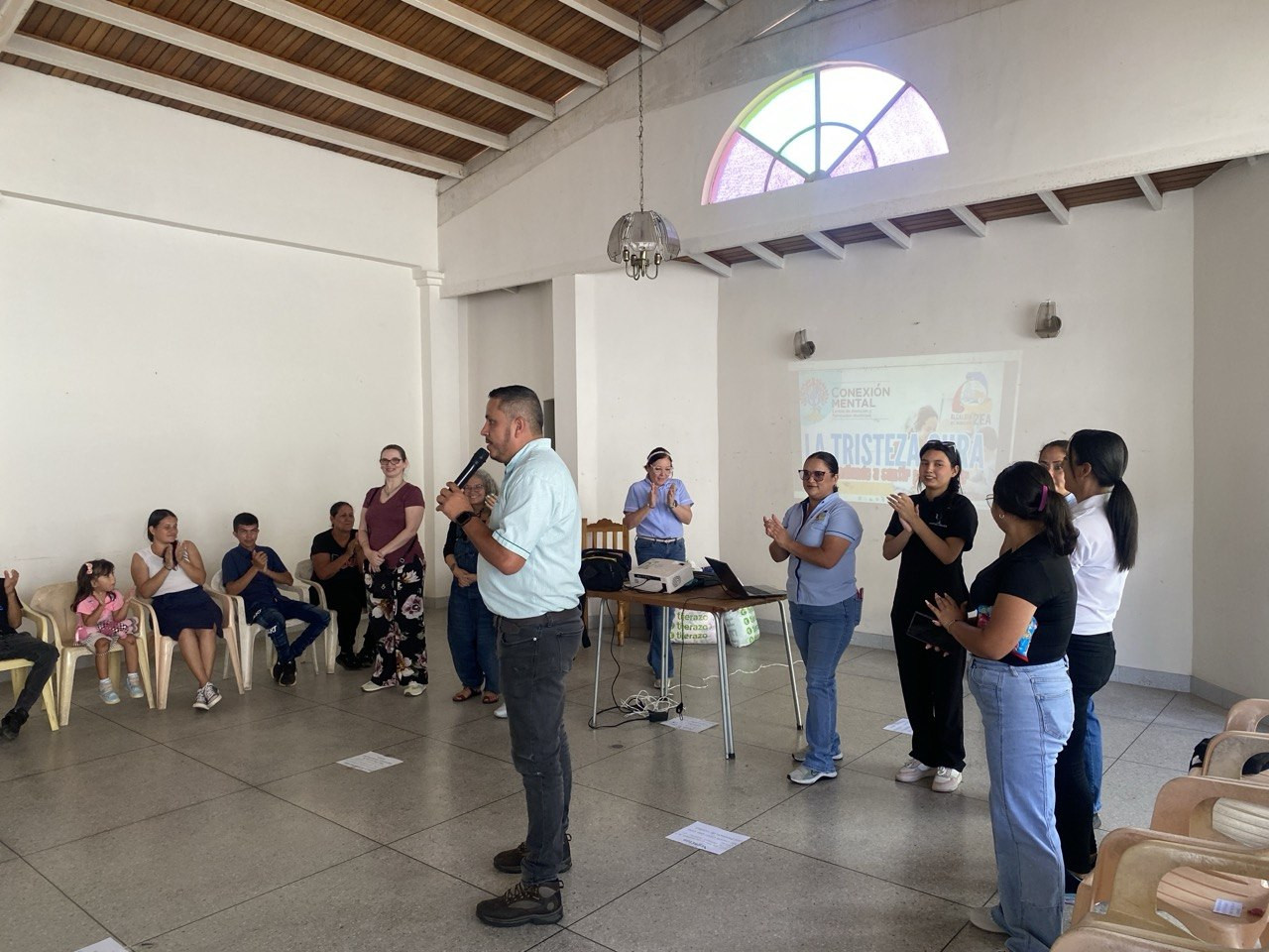 Diario Frontera, Frontera Digital,  Regionales, ,Carolina Jaime, integrante del equipo de salud municipal, extendió su agradecimiento a cada una de las personas que se permitieron sentir, conectar y sanar durante la jornada, reiterando el compromiso institucional de seguir construyendo espacios de acompañamiento y salud mental para las comunidades,Alcaldía de Zea brindó atención y apoyo emocional a familias desplazadas tras el sismo