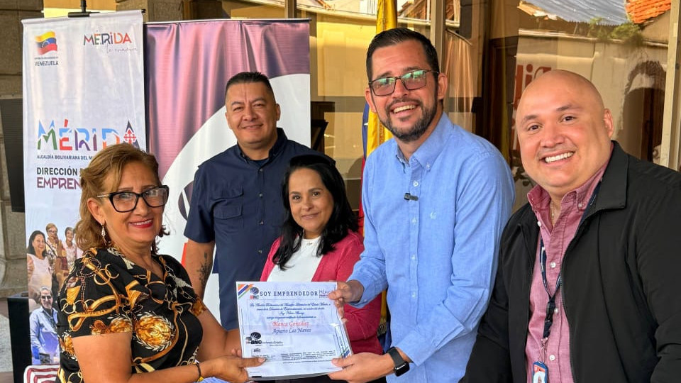 https://www.test.fronteradigital.com.ve/Alcalde Nelson Álvarez entregó nuevos financiamientos a emprendedores en alianza con la banca privada