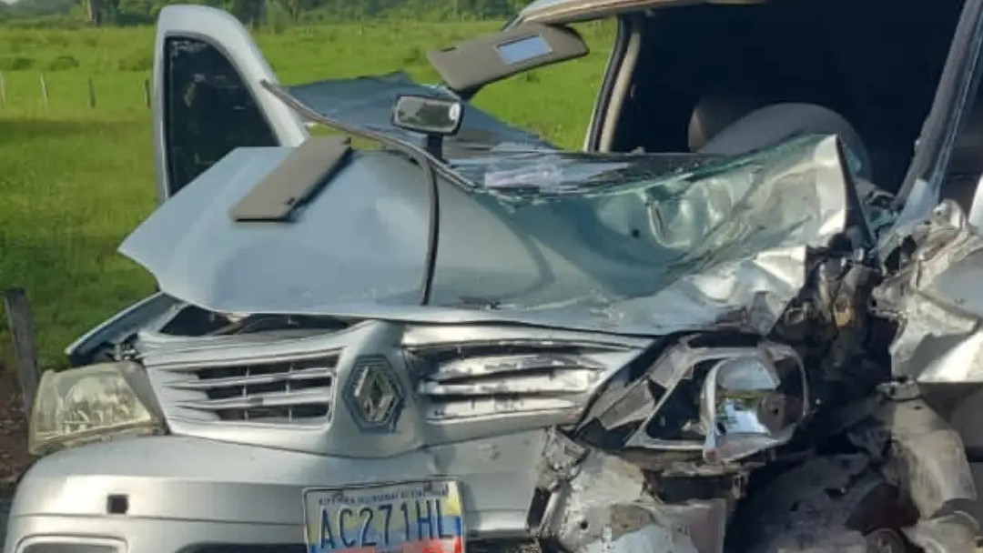 https://www.test.fronteradigital.com.ve/Murió Concejal al estrellar su carro contra una buseta en Colón del Zulia