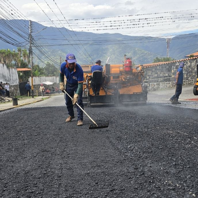 Diario Frontera, Frontera Digital,  Regionales, ,Parroquia Lasso de la Vega recibe 240 toneladas de asfalto en su segunda fase de recuperación vial