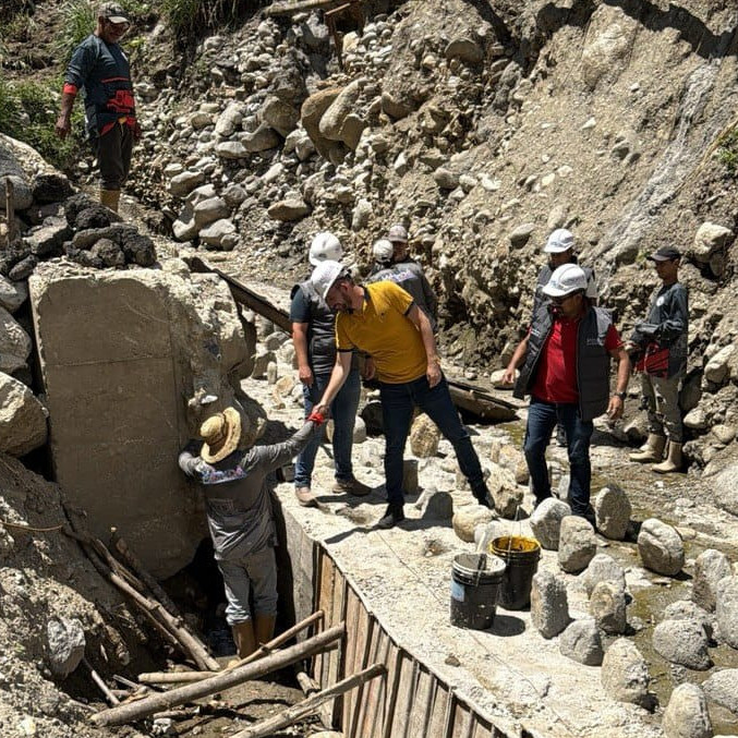 Diario Frontera, Frontera Digital,  Regionales, ,Alcalde Nelson Álvarez inspeccionó construcción 
de muro ciclópeo para recuperar la vialidad en La Linda