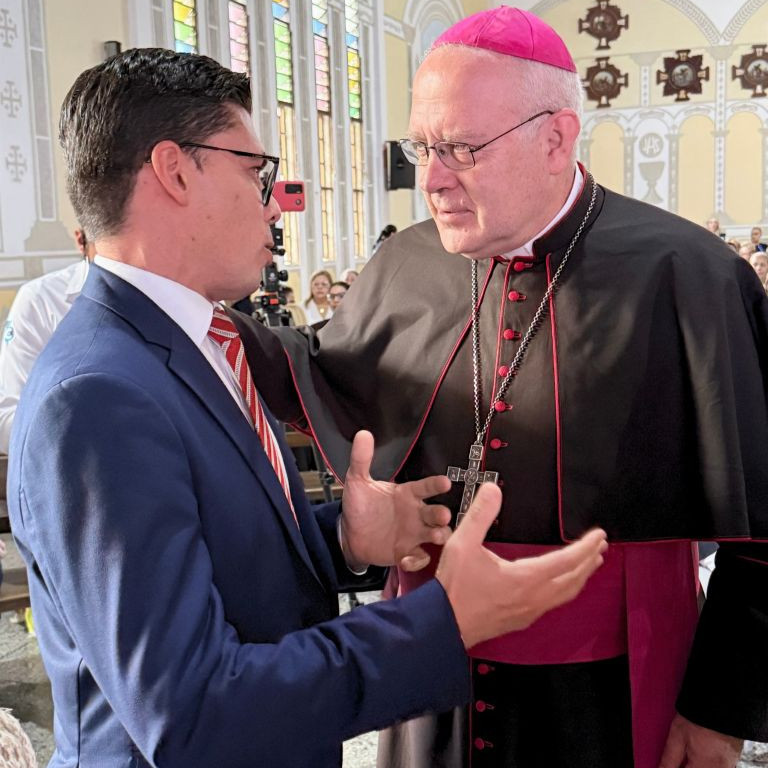 Diario Frontera, Frontera Digital,  Regionales, ,Dr. Virgilio Castillo Blanco saludó al Nuncio Apostólico en Venezuela 
durante inauguración de la Unidad Quirúrgica de Cáritas Mérida
